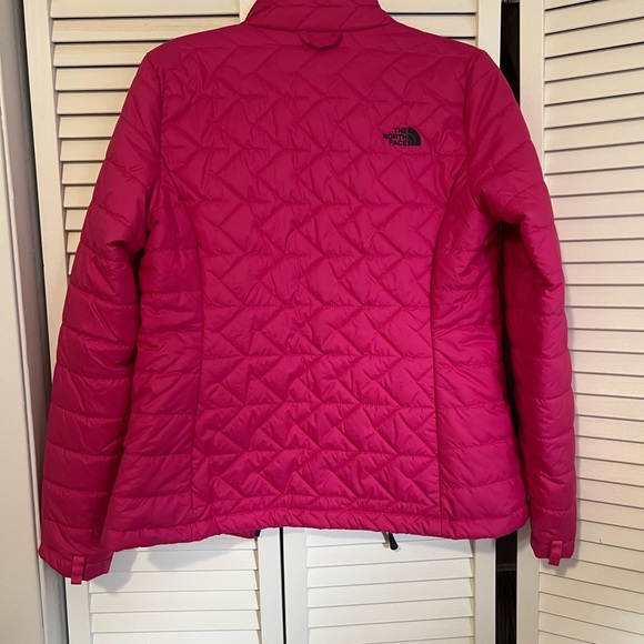 Women’s Northface Quilted Jacket - Picture 5 of 5